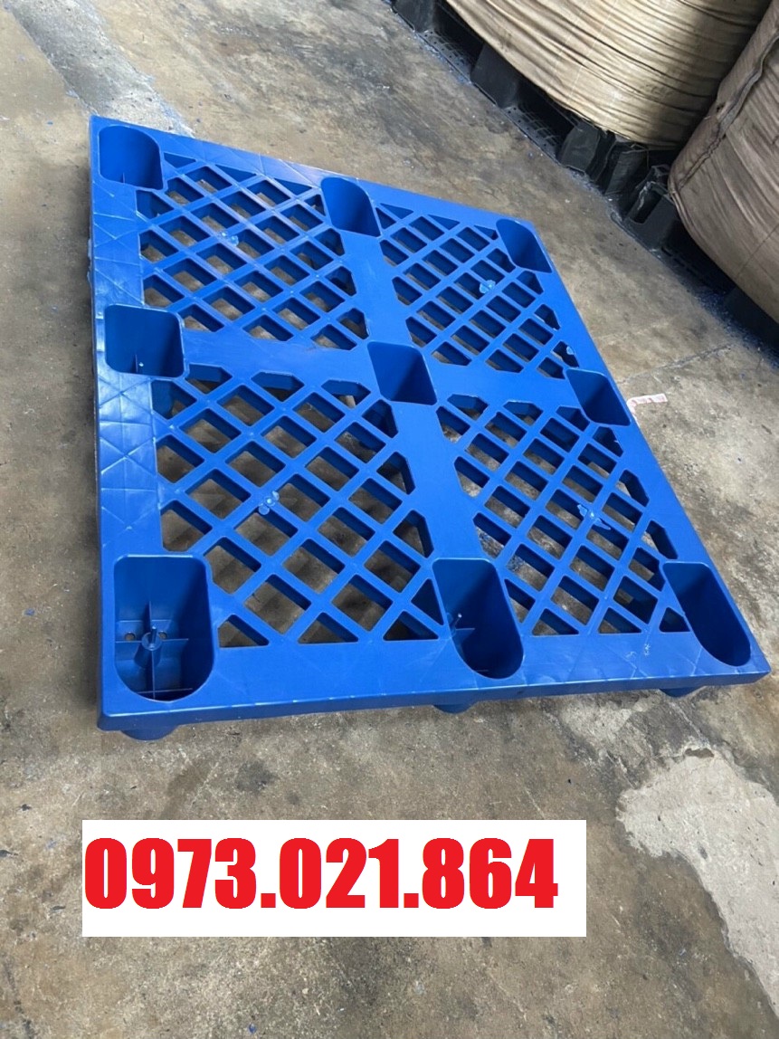 Pallet nhựa cũ, hàng đẹp như mới