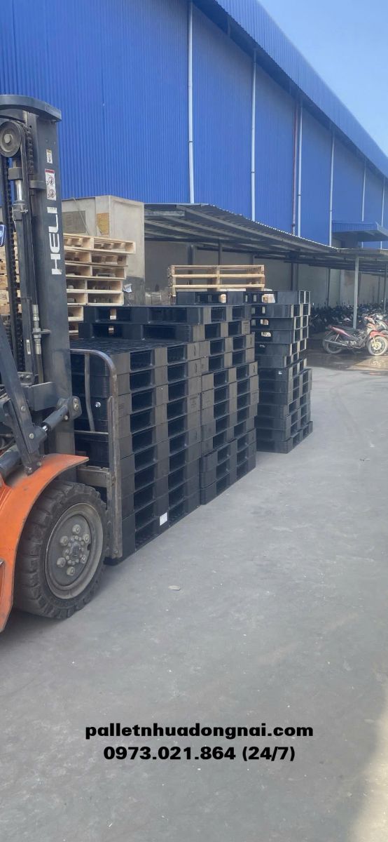 Pallet nhựa giá rẻ Long An, giao hàng miễn phí tận nơi