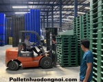 Pallet nhựa Bình Phước hỗ trợ giao hàng tận nơi 