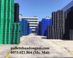 Chúng ta nên sử dụng pallet nhựa hay pallet gỗ?