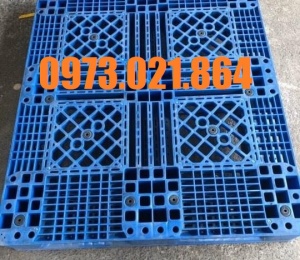 Pallet nhựa cũ kt 1200x1000x150mm màu xanh dương