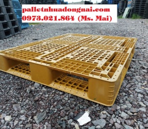 Pallet nhựa mới kt 1200x1000x150mm màu vàng