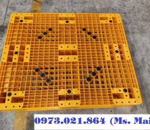 Pallet nhựa mới kt 1200x1000x150mm màu vàng