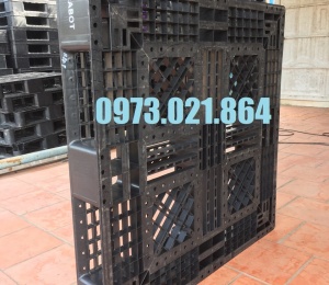 Pallet nhựa cũ kt 1050x1050x140mm màu đen