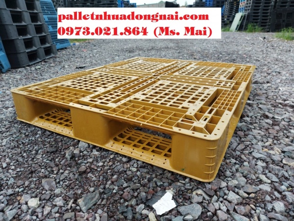 Pallet nhựa mới kt 1200x1000x150mm màu vàng